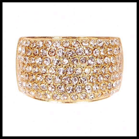 CRYSTAL PAVE GOLD STATEMENT COCKTAIL RING - Picture 5 of 8